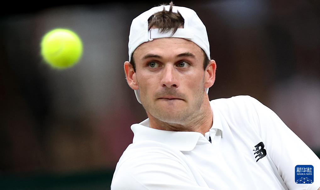 胜牢牢占据 胜牢牢占据