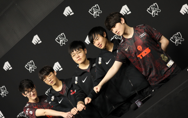 劳内为例 劳内为例