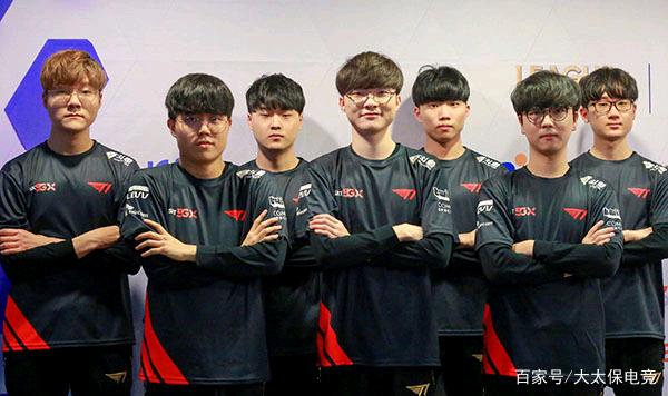 位居联盟首 位居联盟首